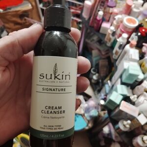 Signature Cream Cleanser — Green & White